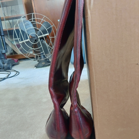 Boots - Picture 4 of 8